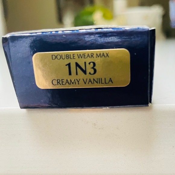 Estee Lauder New Double Wear Maximum Cover tone 1N3 Creamy Vanilla - Picture 5 of 7